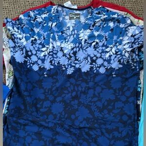 Size Large, L scrub tops.